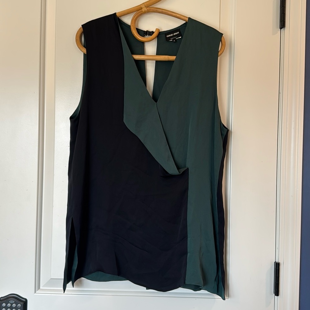 Giorgio Armani Silk sleeveless blouse Sz: 48